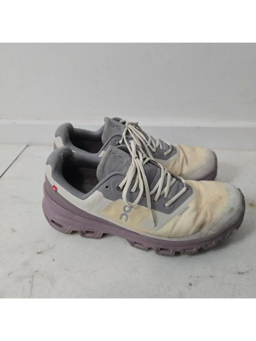 On Cloudventure Women's Size 7 Waterproof in Ice/Heron Running Shoes